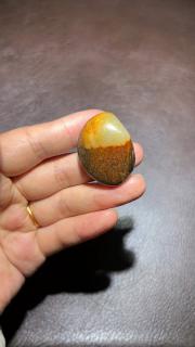 和田玉籽料 新料子 越玩越油 半沁皮半肉 包金合适 喜欢俬我